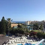 Gardens Hotel 3*
