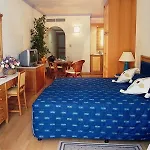 Gardens 3*