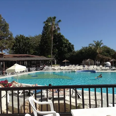 Gardens Hotel 3*