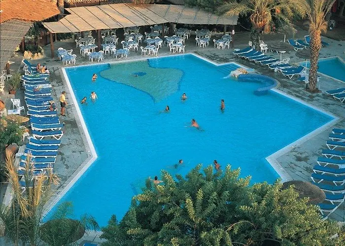 Отель Gardens Пафос